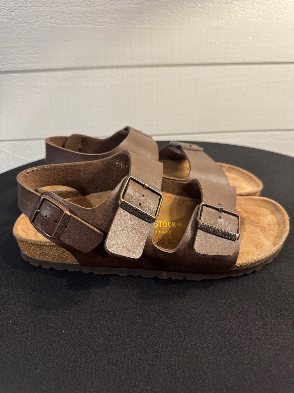 Birkenstock chocolate brown Unisex Arizona Sandal in Brown- L8 M6